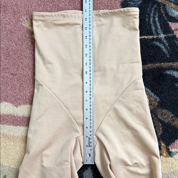 SHAPEWEAR SHORTS - Picture 7 of 8